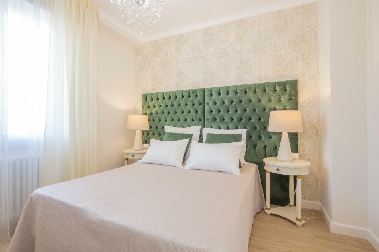 Crys: Apartments, Holiday, Business, Verde Βερόνα Εξωτερικό φωτογραφία